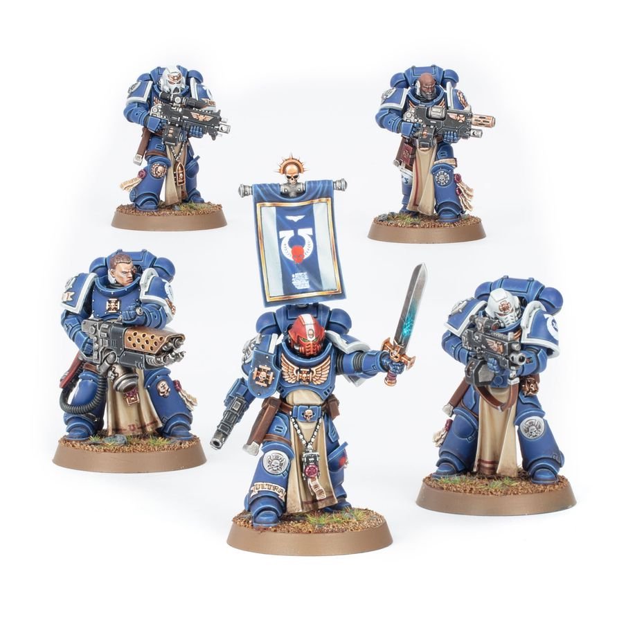 Warhammer 40K Space Marines Sternguard Veteran Squad Miniatures Kit – 5 Customizable Veteran Marksmen with Bolt Rifles, Combi-Weapons & Accessories