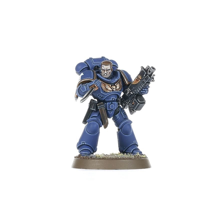 Warhammer 40K Space Marines Primaris Intercessors Squad Miniatures Set – 10 Multi-Part Plastic Figures with Bolt Rifle Options, Mk X Tacticus Armour &