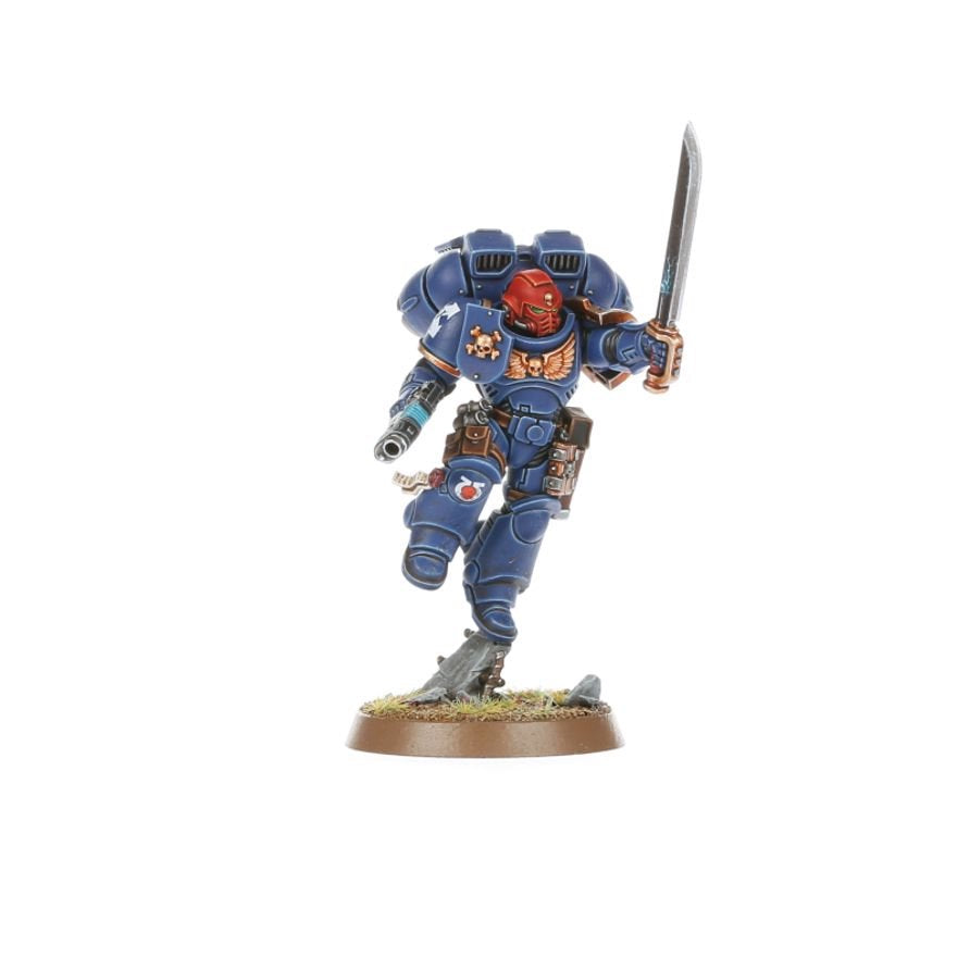 Warhammer 40K Assault Intercessors with Jump Packs - Space Marine Airborne Assault Squad Miniatures - Build 5 Jump Pack Intercessors with Chainswords