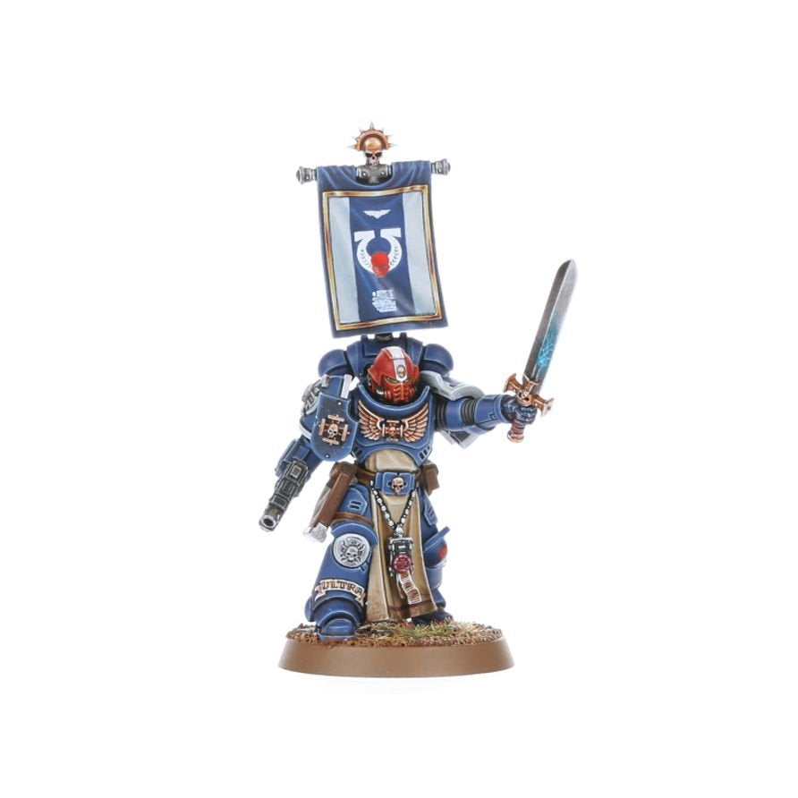 Warhammer 40K Space Marines Sternguard Veteran Squad Miniatures Kit – 5 Customizable Veteran Marksmen with Bolt Rifles, Combi-Weapons & Accessories